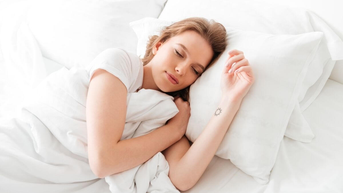 FIVE HEALTH BENEFITS YOU GET IF YOU SLEEP ON YOUR LEFT SIDE